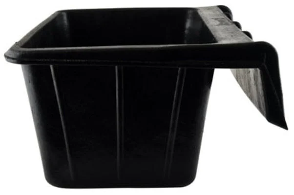 Rubber Over the Fence Feeder, 18 Quart